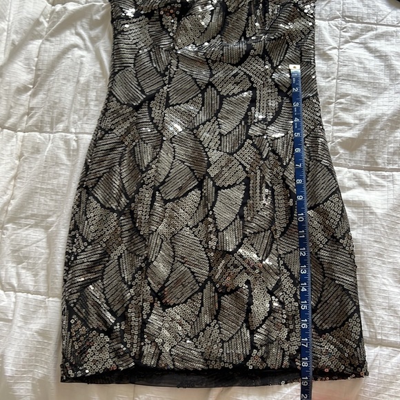 Bebe Black/Silver Sequin Cocktail Mini Dress. Size S. One shoulder. - Picture 5 of 5